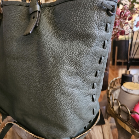 Chloe Dark Green Leather Tote - Picture 2 of 16